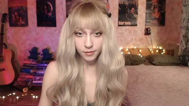 Snapshot of Friendly_Ellie chatting on 01-20-25, 12:15 Friendly Ellie online show from 01-20-25, 12:15