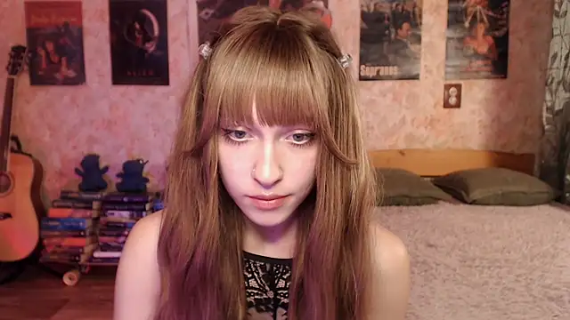 Snapshot of Friendly_Ellie chatting on 07-14-26, 12:21 Friendly Ellie online show from 07-14-26, 12:21