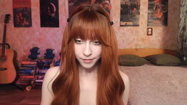 Snapshot of Friendly_Ellie chatting on 09-28-25, 01:45 Friendly Ellie online show from 09-28-25, 01:45