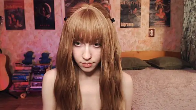 Snapshot of Friendly_Ellie chatting on 10-17-25, 01:13 Friendly Ellie online show from 10-17-25, 01:13