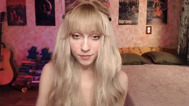 Snapshot of Friendly_Ellie chatting on 02-21-25, 12:17 Friendly Ellie online show from 02-21-25, 12:17