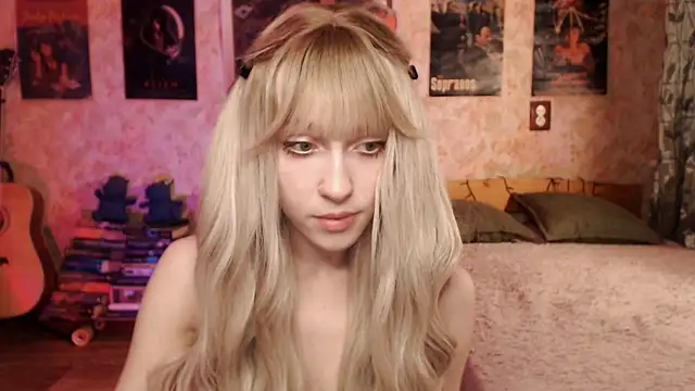 Snapshot of Friendly_Ellie chatting on 03-05-25, 11:16 Friendly Ellie online show from 03-05-25, 11:16