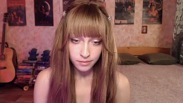 Snapshot of Friendly_Ellie chatting on 07-12-26, 12:55 Friendly Ellie online show from 07-12-26, 12:55