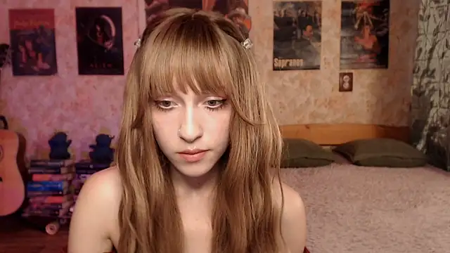 Snapshot of Friendly_Ellie chatting on 07-01-26, 12:33 Friendly Ellie online show from 07-01-26, 12:33