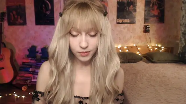 Snapshot of Friendly_Ellie chatting on 01-26-25, 12:16 Friendly Ellie online show from 01-26-25, 12:16