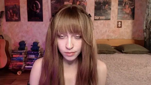 Snapshot of Friendly_Ellie chatting on 06-04-26, 11:20 Friendly Ellie online show from 06-04-26, 11:20