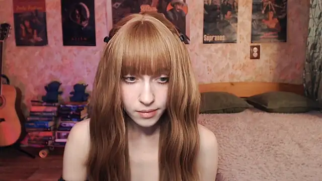 Snapshot of Friendly_Ellie chatting on 10-16-25, 01:08 Friendly Ellie online show from 10-16-25, 01:08