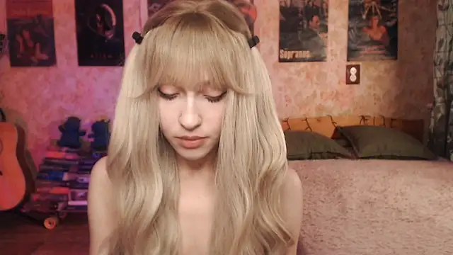 Snapshot of Friendly_Ellie chatting on 03-16-25, 12:12 Friendly Ellie online show from 03-16-25, 12:12
