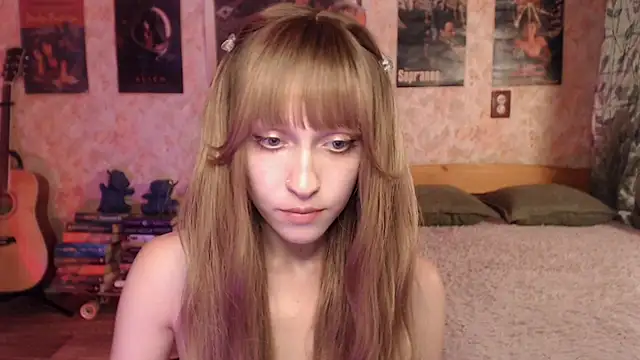 Snapshot of Friendly_Ellie chatting on 07-07-26, 02:20 Friendly Ellie online show from 07-07-26, 02:20