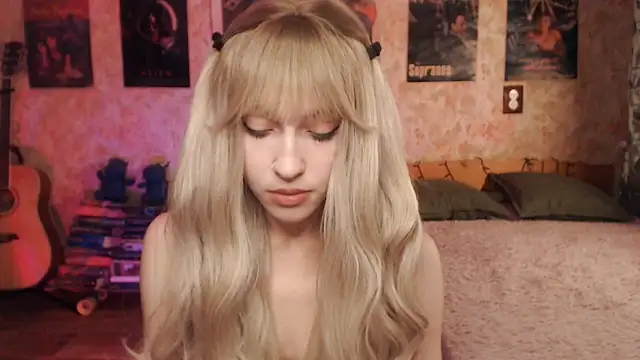 Snapshot of Friendly_Ellie chatting on 03-14-25, 12:10 Friendly Ellie online show from 03-14-25, 12:10
