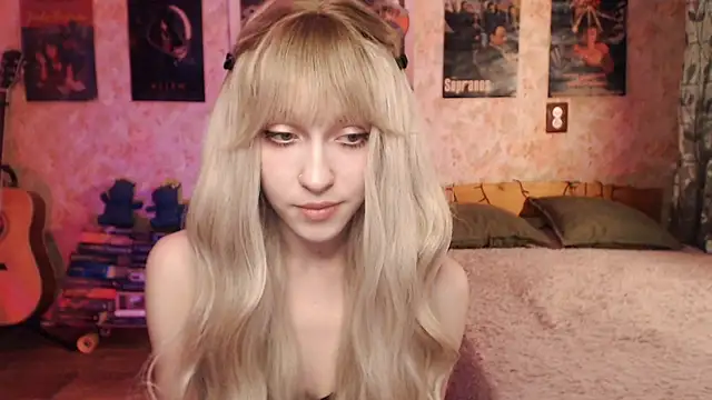 Snapshot of Friendly_Ellie chatting on 03-02-25, 11:17 Friendly Ellie online show from 03-02-25, 11:17