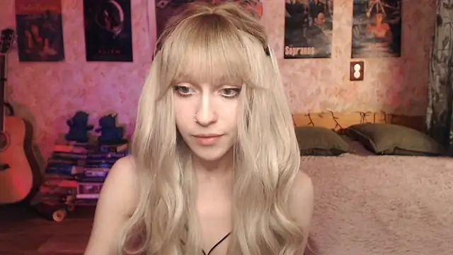 Snapshot of Friendly_Ellie chatting on 02-17-25, 12:16 Friendly Ellie online show from 02-17-25, 12:16