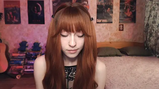 Snapshot of Friendly_Ellie chatting on 09-10-25, 01:48 Friendly Ellie online show from 09-10-25, 01:48