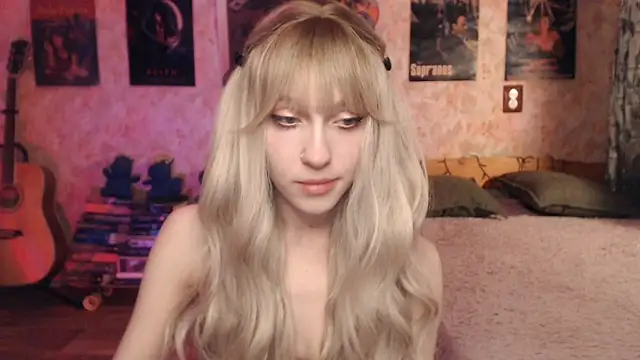 Snapshot of Friendly_Ellie chatting on 02-06-25, 11:15 Friendly Ellie online show from 02-06-25, 11:15