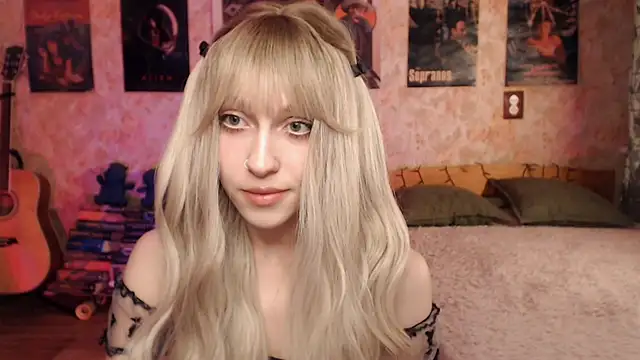 Snapshot of Friendly_Ellie chatting on 03-17-25, 11:13 Friendly Ellie online show from 03-17-25, 11:13