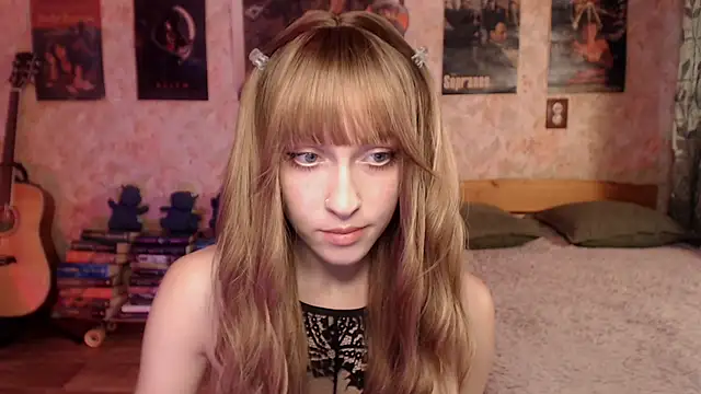 Snapshot of Friendly_Ellie chatting on 07-17-26, 11:29 Friendly Ellie online show from 07-17-26, 11:29