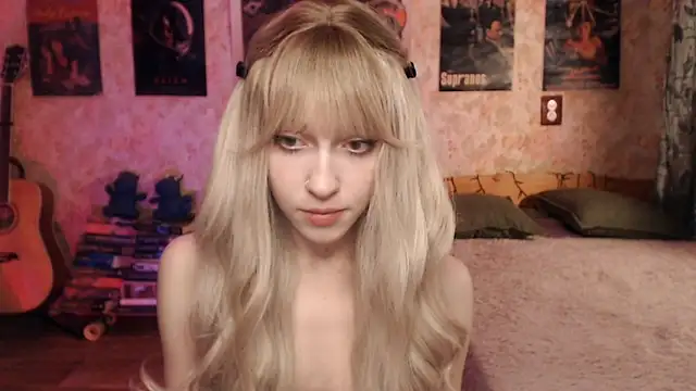 Snapshot of Friendly_Ellie chatting on 02-10-25, 11:13 Friendly Ellie online show from 02-10-25, 11:13