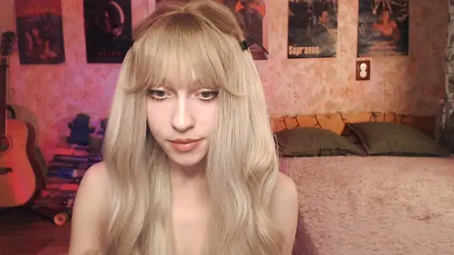 Snapshot of Friendly_Ellie chatting on 03-13-25, 12:16 Friendly Ellie online show from 03-13-25, 12:16
