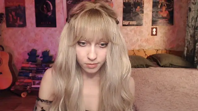 Snapshot of Friendly_Ellie chatting on 02-20-25, 12:15 Friendly Ellie online show from 02-20-25, 12:15