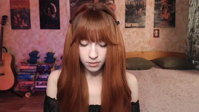 Snapshot of Friendly_Ellie chatting on 09-30-25, 11:11 Friendly Ellie online show from 09-30-25, 11:11