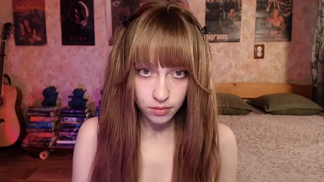 Snapshot of Friendly_Ellie chatting on 06-04-26, 12:15 Friendly Ellie online show from 06-04-26, 12:15