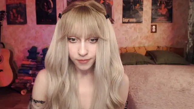Snapshot of Friendly_Ellie chatting on 03-18-25, 12:17 Friendly Ellie online show from 03-18-25, 12:17