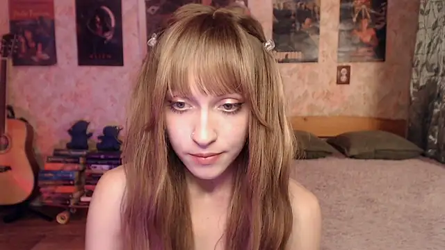 Snapshot of Friendly_Ellie chatting on 07-10-26, 02:28 Friendly Ellie online show from 07-10-26, 02:28