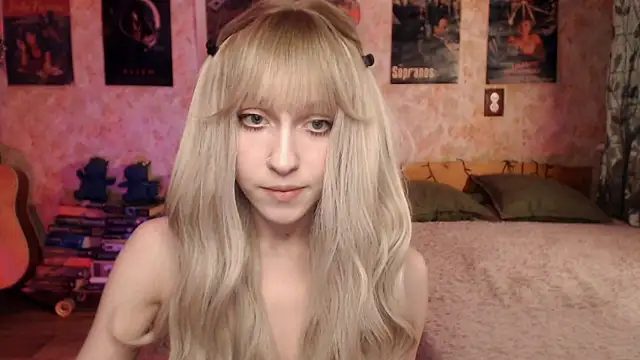 Snapshot of Friendly_Ellie chatting on 03-17-25, 12:14 Friendly Ellie online show from 03-17-25, 12:14