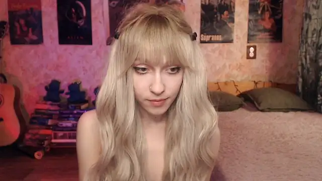 Snapshot of Friendly_Ellie chatting on 01-31-25, 12:18 Friendly Ellie online show from 01-31-25, 12:18