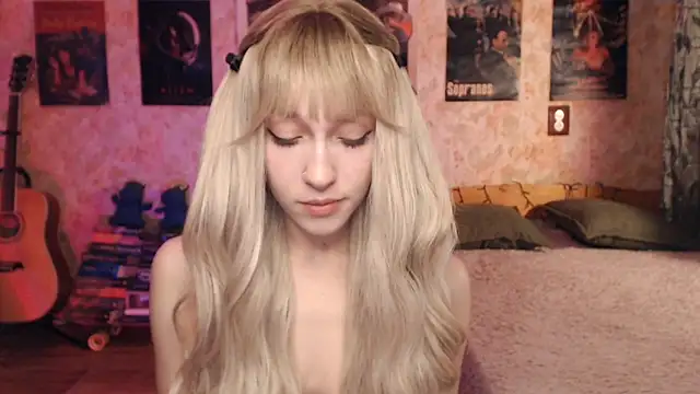 Snapshot of Friendly_Ellie chatting on 02-02-25, 12:09 Friendly Ellie online show from 02-02-25, 12:09