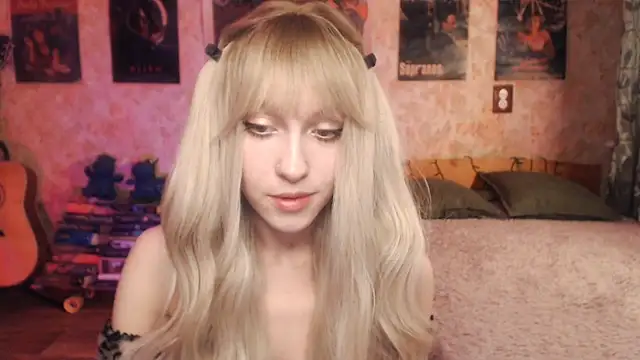 Snapshot of Friendly_Ellie chatting on 03-18-25, 11:20 Friendly Ellie online show from 03-18-25, 11:20