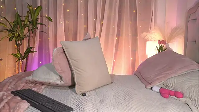 Abbie Jones 1 online show from 03-28-26, 12:00