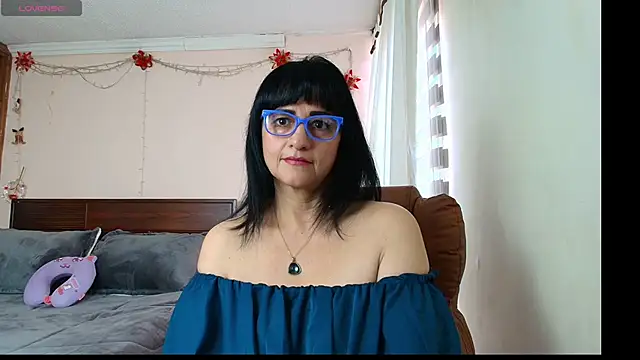 ISABEEL SOFIA01 online show from 04-22-26, 05:09