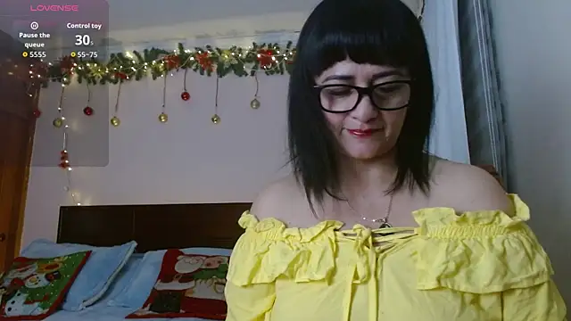 ISABEEL SOFIA01 online show from 12-17-25, 10:31