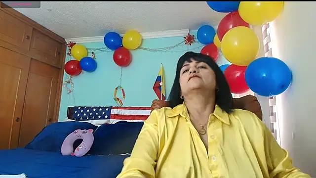 Snapshot of ISABEEL_SOFIA01 chatting on 06-18-26, 04:56 ISABEEL SOFIA01 online show from 06-18-26, 04:56