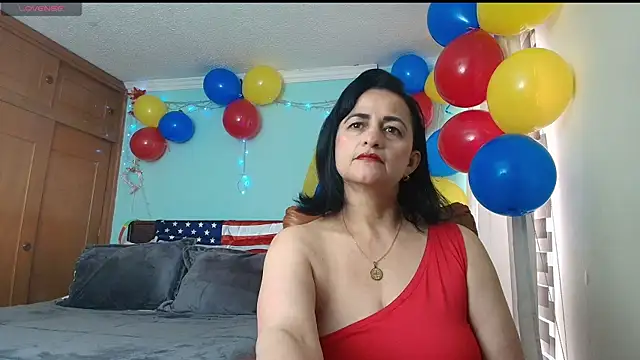 Snapshot of ISABEEL_SOFIA01 chatting on 06-14-26, 04:30 ISABEEL SOFIA01 online show from 06-14-26, 04:30