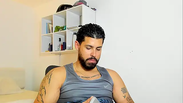 Justyn Torres online show from 02-12-26, 03:01