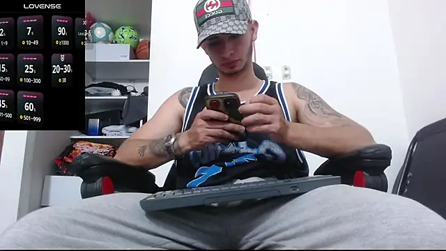 Snapshot of freestyle_blake1 chatting on 10-04-25, 06:31 freestyle blake1 online show from 10-04-25, 06:31