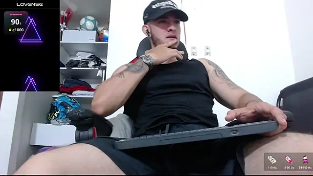 Snapshot of freestyle_blake1 chatting on 10-20-25, 01:18 freestyle blake1 online show from 10-20-25, 01:18