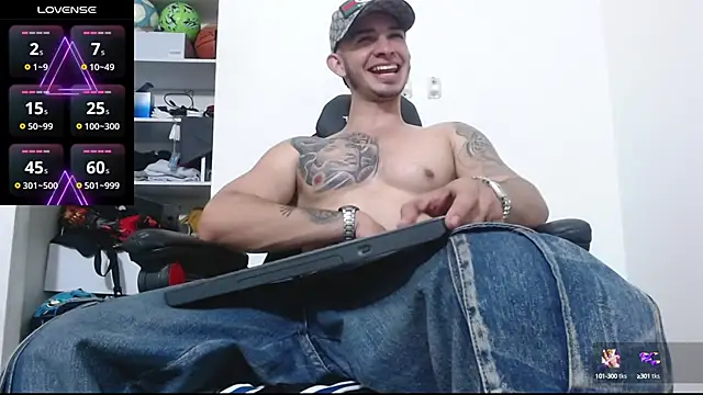 Snapshot of freestyle_blake1 chatting on 10-03-25, 12:03 freestyle blake1 online show from 10-03-25, 12:03