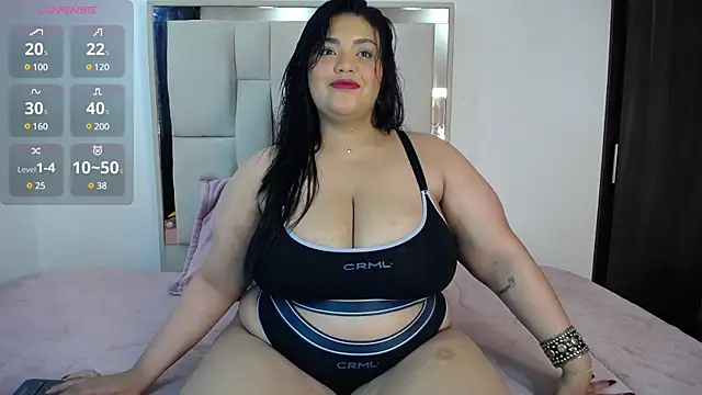 Snapshot of AmandaRousel chatting on 03-03-25, 03:22 AmandaRousel online show from 03-03-25, 03:22