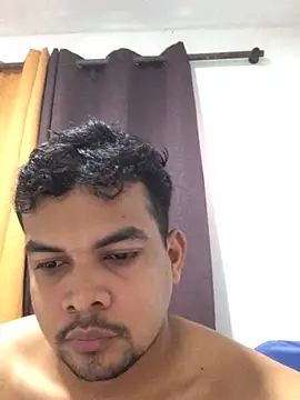 Snapshot of ElsecretodeBruno chatting on 09-26-25, 04:14 ElsecretodeBruno online show from 09-26-25, 04:14