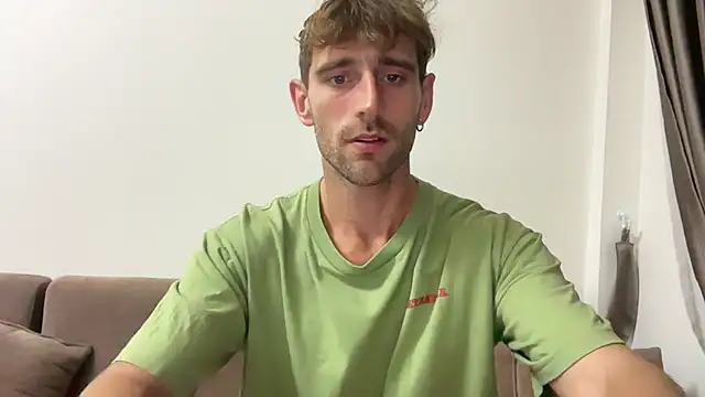 Snapshot of lukegunn chatting on 02-01-25, 01:55 lukegunn online show from 02-01-25, 01:55