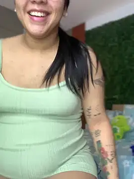 Snapshot of Amandanauty chatting on 01-28-25, 11:28 Amandanauty online show from 01-28-25, 11:28