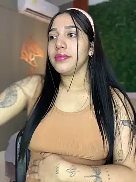 Snapshot of Amandanauty chatting on 01-18-25, 11:55 Amandanauty online show from 01-18-25, 11:55
