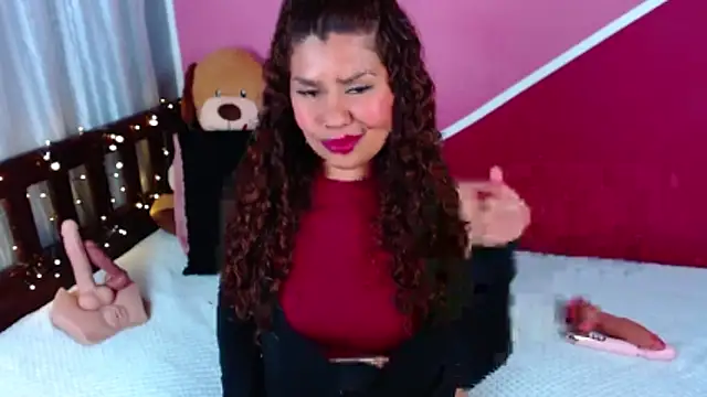 Queenamazon1 online show from 06-03-26, 04:57
