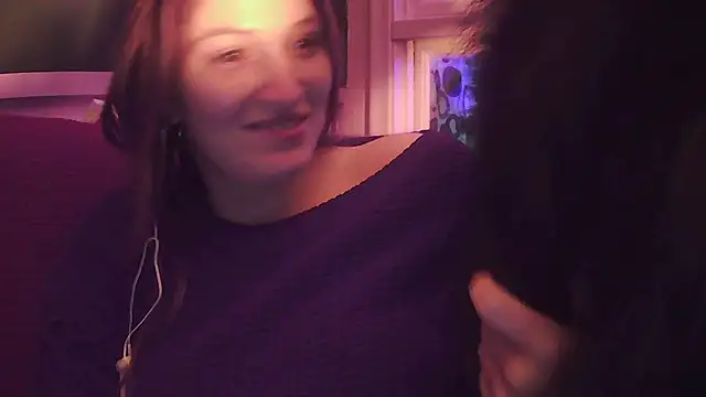 Snapshot of Angelk43 chatting on 12-15-25, 06:19 Angelk43 online show from 12-15-25, 06:19