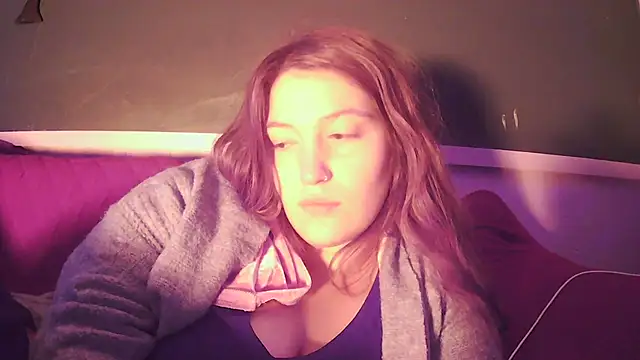 Snapshot of Angelk43 chatting on 12-20-25, 06:49 Angelk43 online show from 12-20-25, 06:49