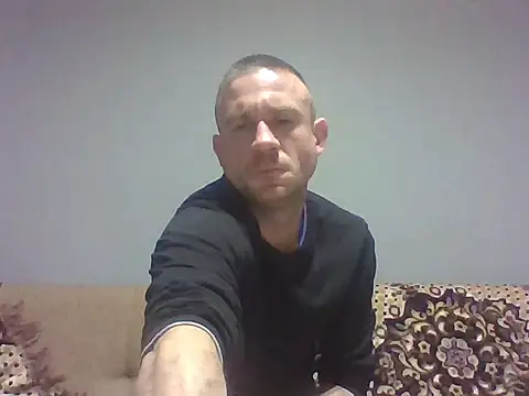 aroj95 online show from 10-31-25, 04:42