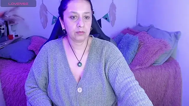 camilalatti online show from 06-19-26, 01:00